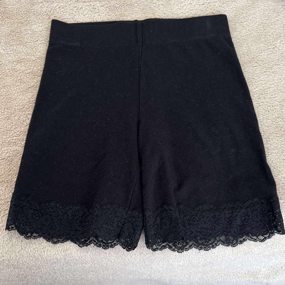 Black Lace Trim Biker Shorts - Picture 2 of 3